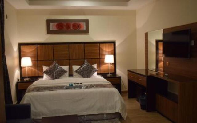Al Shiraz Suites