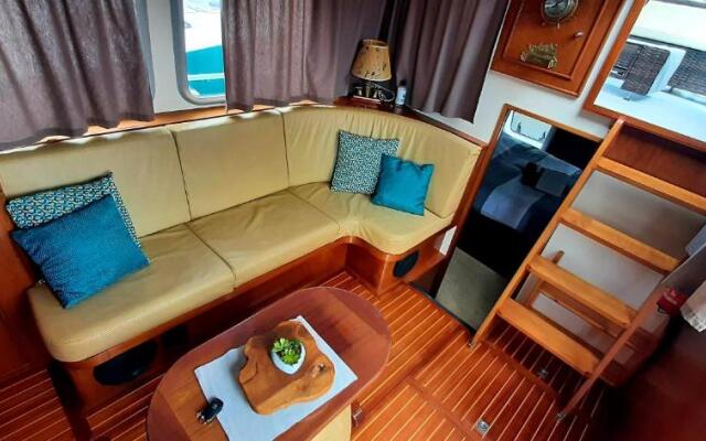 Bateau le Zimon - logement insolite