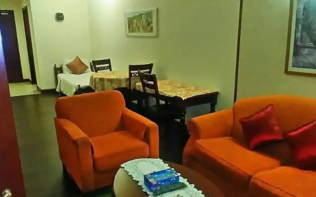 Peaceful Service Suite At Times Square