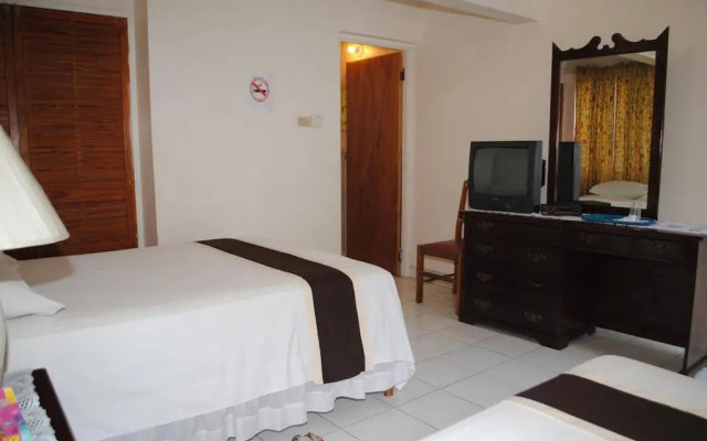 Palm Bay Guest House & Restaurant