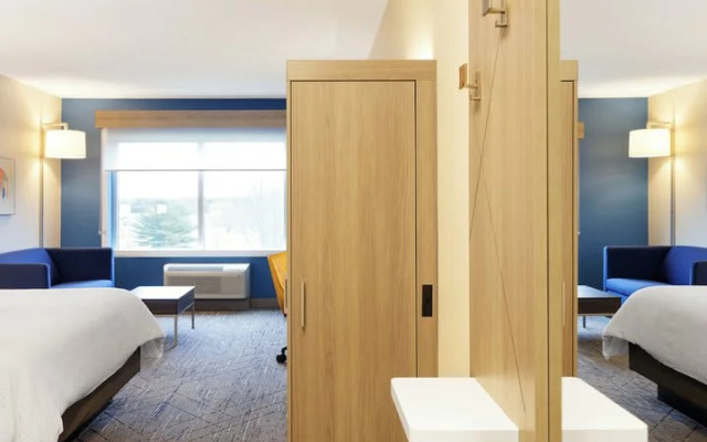 Holiday Inn Express & Suites DIAMOND