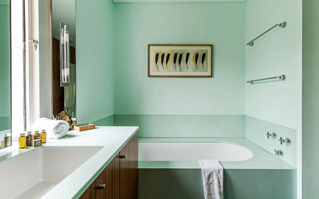 London Luxe Retreat: 5-bed Gem
