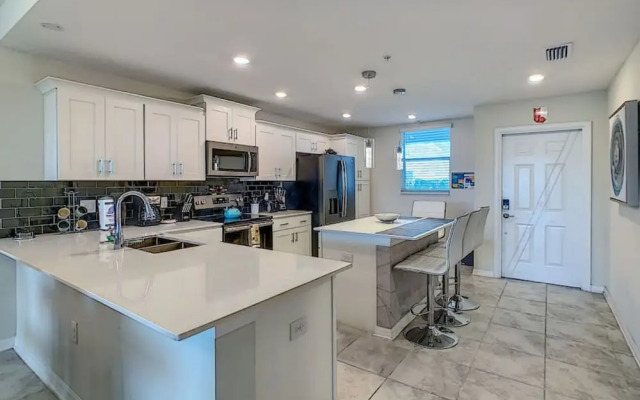 205 Luxury Condo Storey Lake Disney