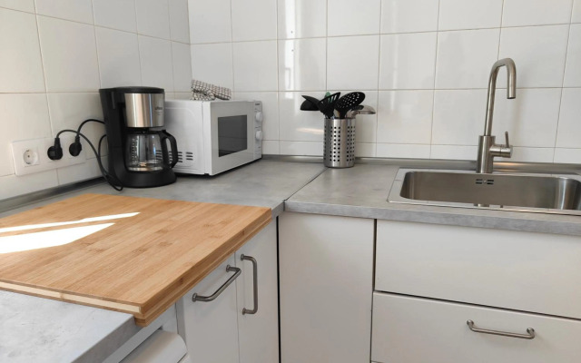 BLUE BREEZE house with pool facing sea