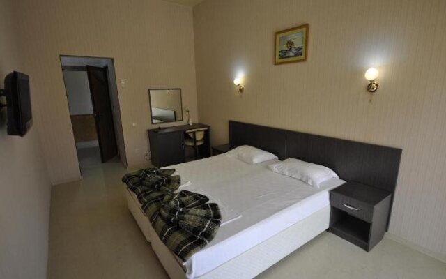 Mini Hotel on Kollektivnaya 43