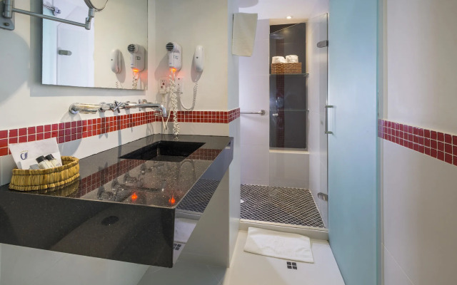 Country International Hotel