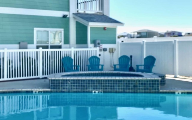 Blondie's Beachhouse - 3 Br Condo