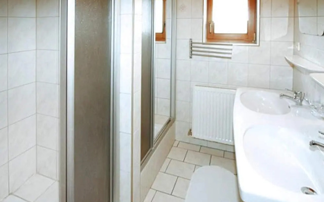 Large Holiday Home With Garden and Balcony in Otztal