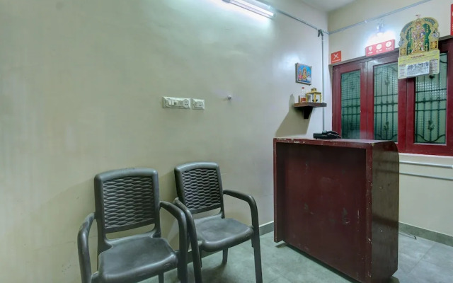 Oyo 27946 Sandhanam As Abode