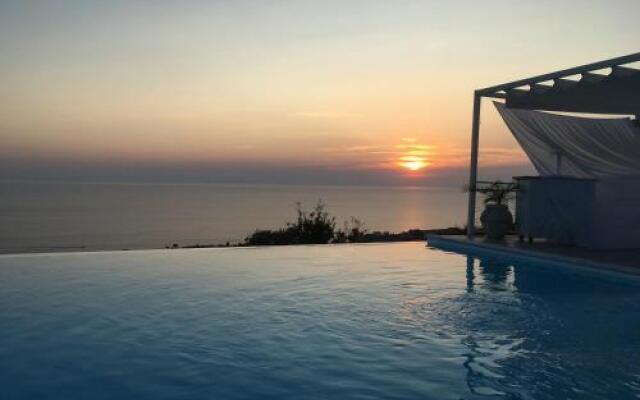 White Club Residence