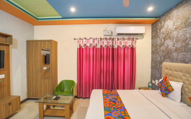 Fabhotel Kriti Green