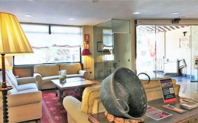 Hotel Ele Puente Romano