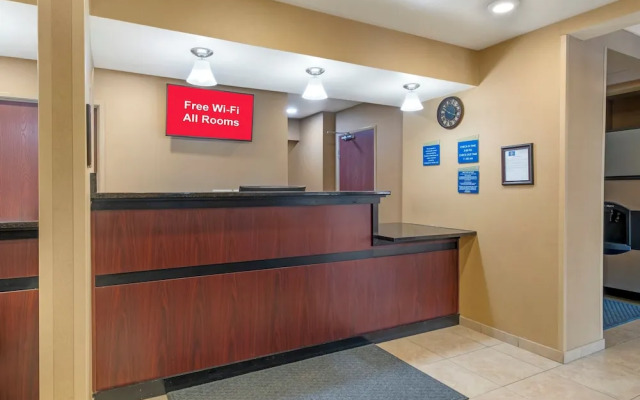 Red Roof Inn Charlestown