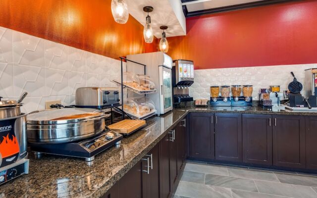 Comfort Inn & Suites