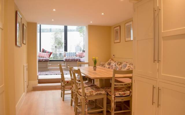 Chelsea 3 Bedroom House With Patio