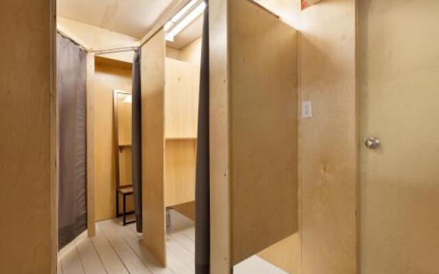 Whistler Lodge Hostel