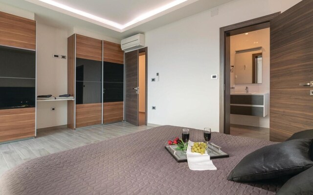Awesome Home in Fazana With Wifi and 5 Bedrooms
