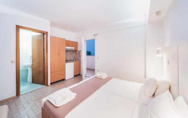 Soleil Apartments  Studios