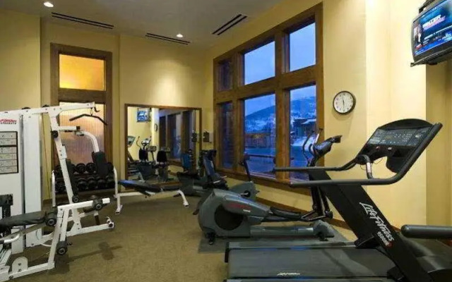 Sundial Lodge Condominiums by White Pines