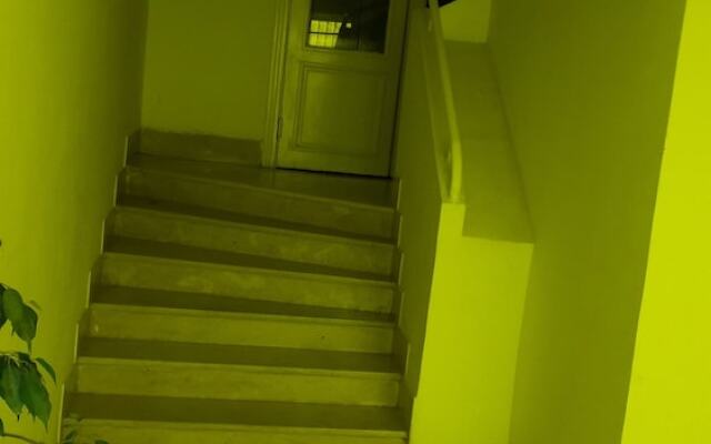 Spacious Very Modern Apartment Richly Furnished
