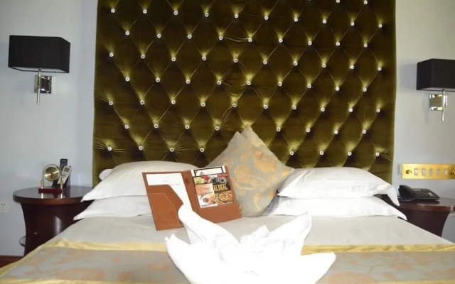 Staybridge Riverside & Spa