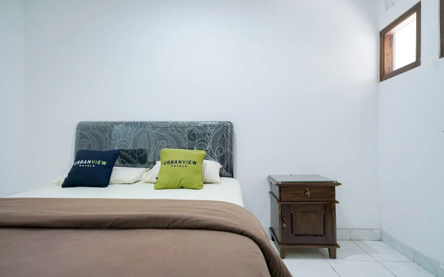 Urbanview Hotel Ratu Kuring Gisting
