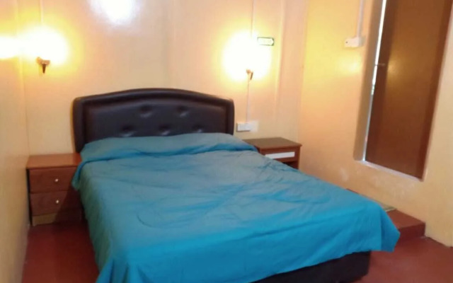 OYO 90675 Holiday View Inn