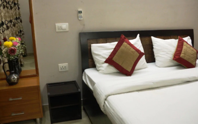 Maxfort Hospital Apartment