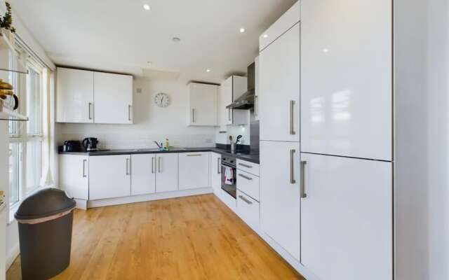 The Queensland Sanctuary - Trendy 2bdr Flat With Terrace