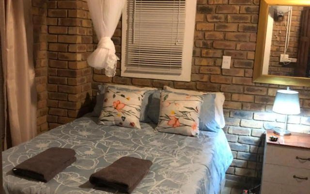 Mellivora Lodge
