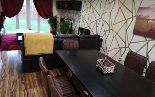Nightingale Gardens - 4 Bed Detached House - Manchester