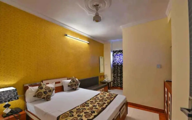 Goroomgo Revoli Amritsar