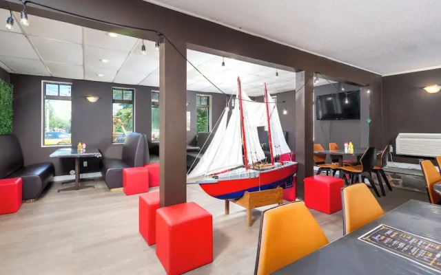 Coach House Inn Resort