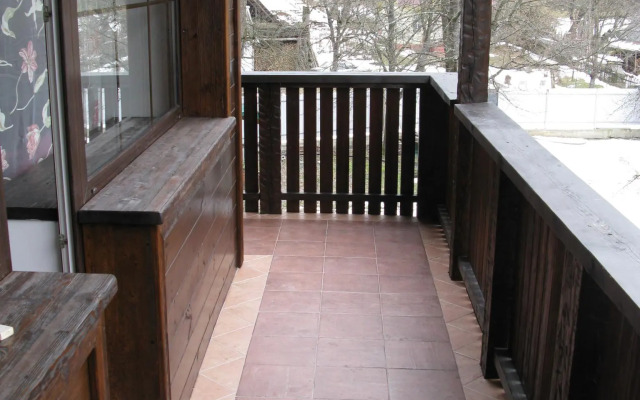 Apart's No 12