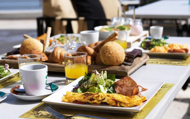 NLH MATI Seafront - Neighborhood Lifestyle Hotels