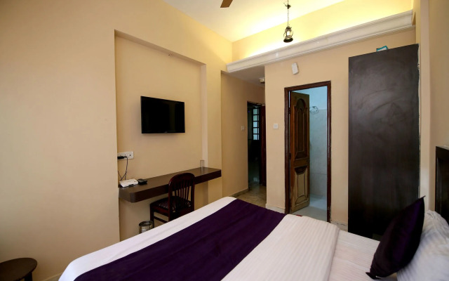 OYO 9305 Hotel Dwarika Inn