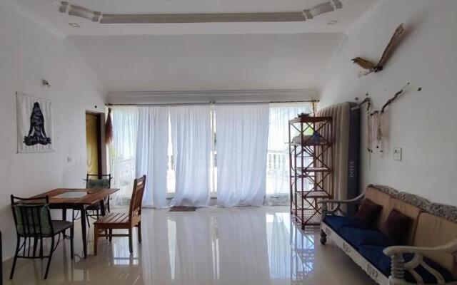 J-House, spacious apartments with balconies, Thalassa 1min away