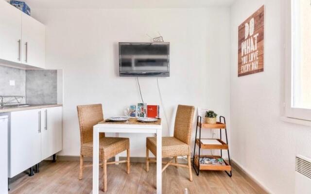 Studio avec piscines à 500m de la plage