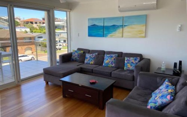 Ultimate Beach House' 19a Graham Street - views , peace & quiet – Guest Rooms – Anna Bay