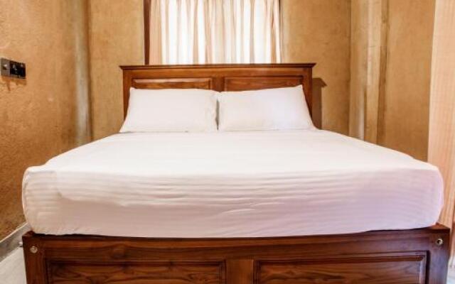 Manusath Holiday Inn