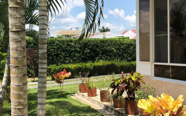 Casa con Piscina Privada Girardot