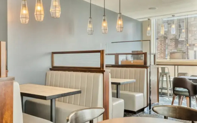 Premier Inn Edinburgh Cc - Waverley