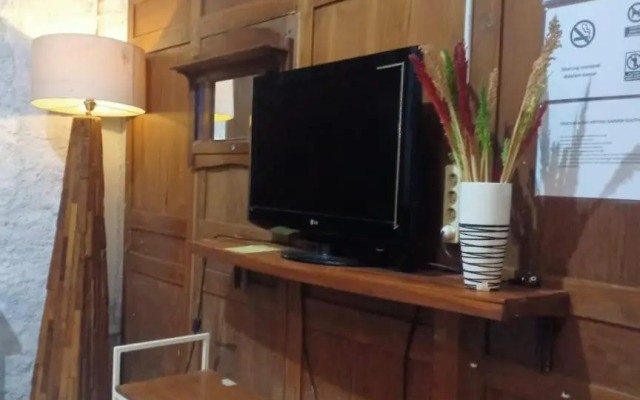 OYO 4016 Tan Jokteng Guest House