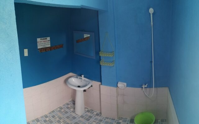 Guanna's Place Room and Resto Bar