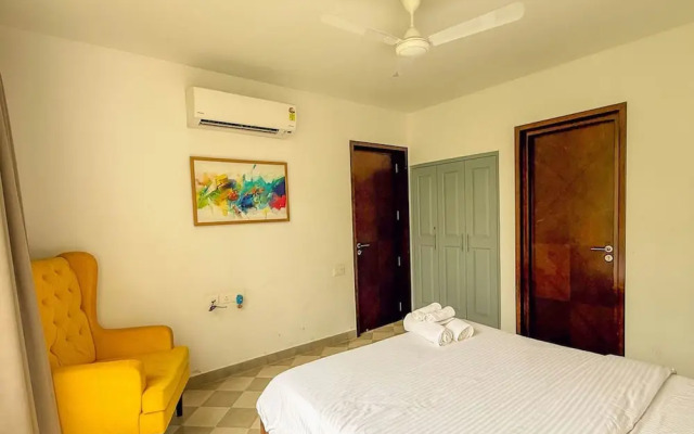 Modern 2BR w Pool Near Candolim and Coco Beach