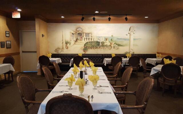 Hibbing Park Hotel & Suites