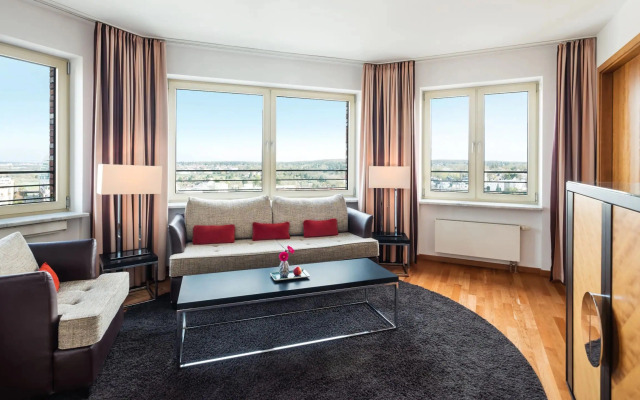 Lindner Hotel Frankfurt Main Plaza, part of JdV by Hyatt