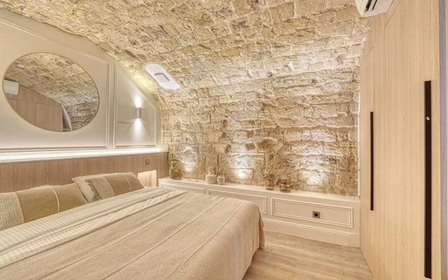 Central Historic Loft by Architect, Near Louvre