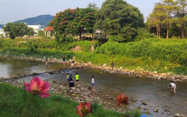 Luofu Mountain Fengguyuan Streamside Homestay