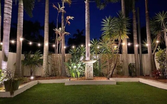 Lux Tropical Haven Mooloolaba Moonda5